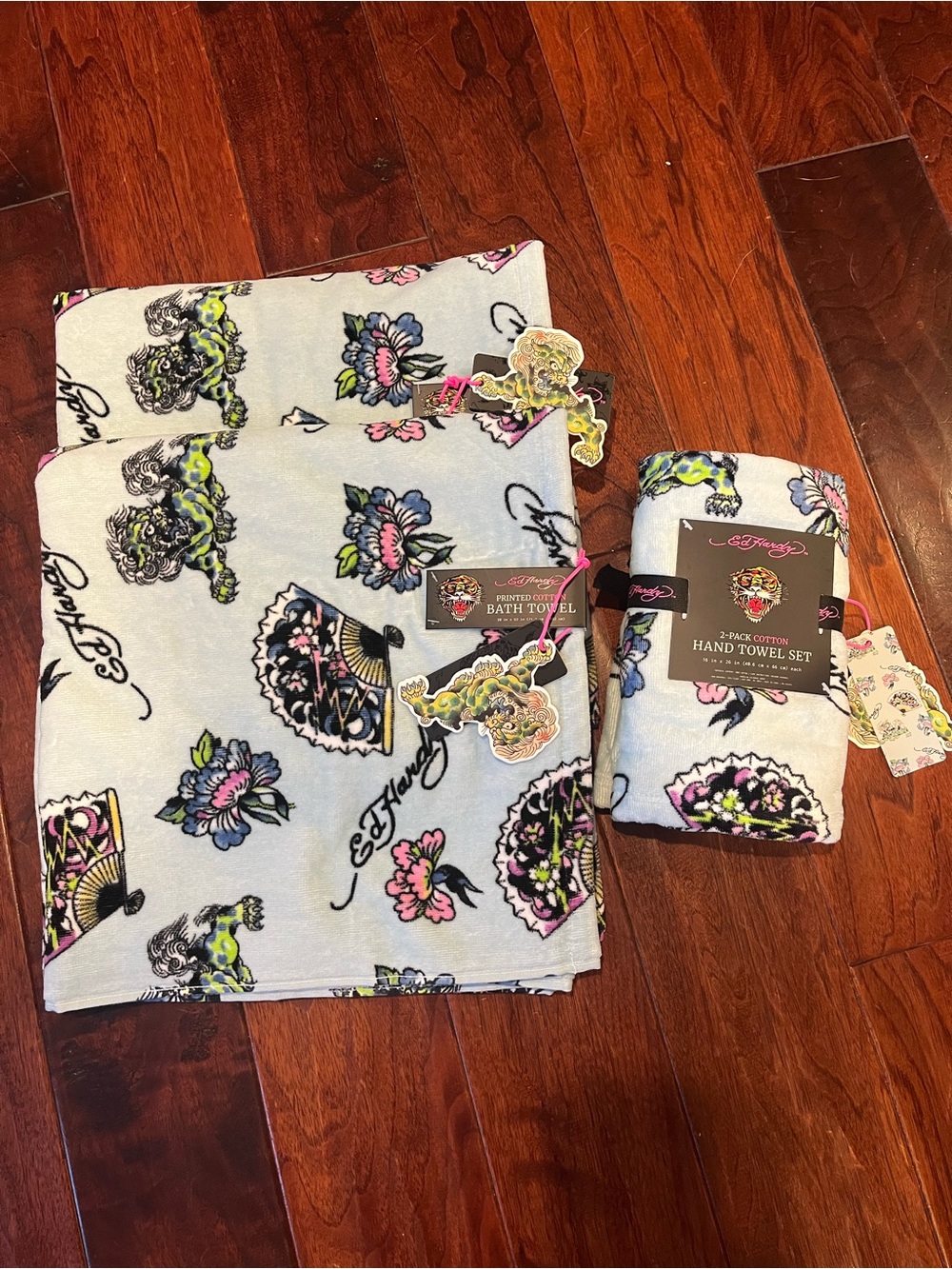 Ed Hardy Light Blue Floral & Fan Print Bath and Hand Towel Set
